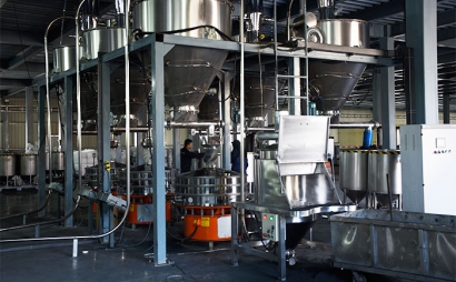 安徽電池材料篩分生產線振動篩客戶現場