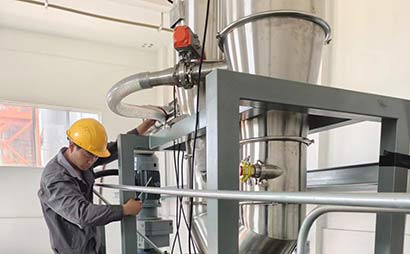 雙胞胎真空上料機---永晟湖北客戶現場安裝調試