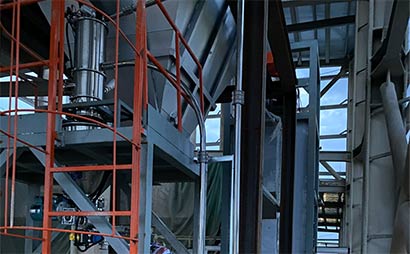 廣東一家橡膠廠噸包投料-輸送-篩分-換號設備生產線